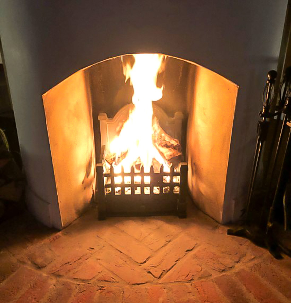 Cast Iron Dog Grates and Fire Baskets for Open Fires and Fireplace